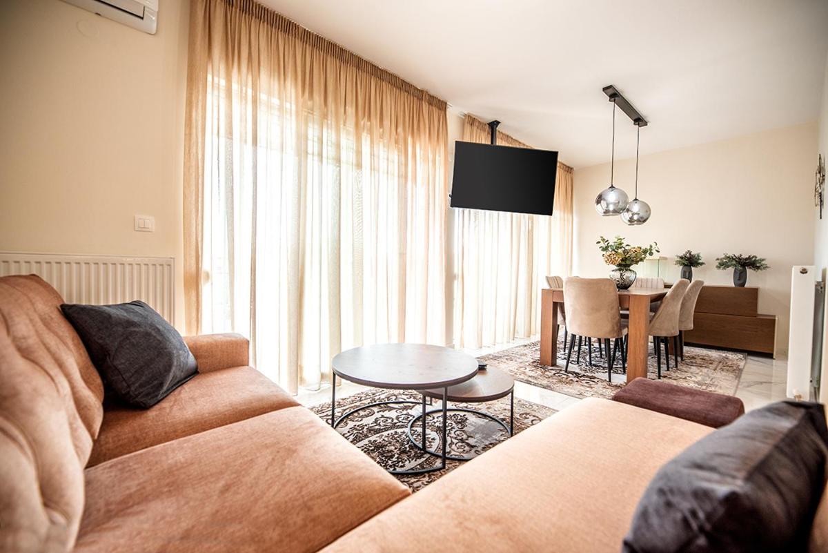 Luxury * Saloniki
